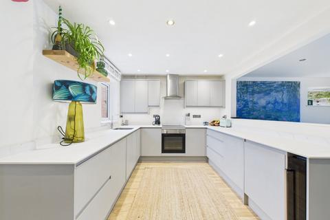 4 bedroom semi-detached house for sale, Goose Acre, Chesham, Buckinghamshire, HP5