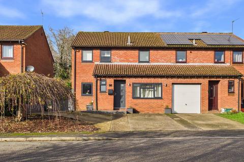 4 bedroom semi-detached house for sale, Goose Acre, Chesham, Buckinghamshire, HP5
