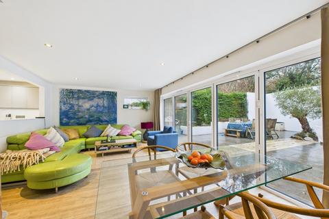 4 bedroom semi-detached house for sale, Goose Acre, Chesham, Buckinghamshire, HP5
