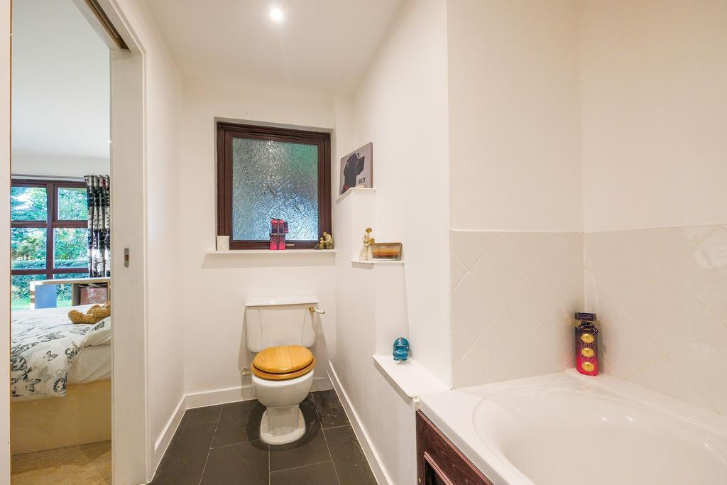 Bedroom 1 en-suite