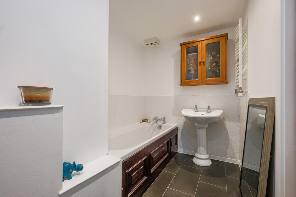 Bedroom 1 en-suite