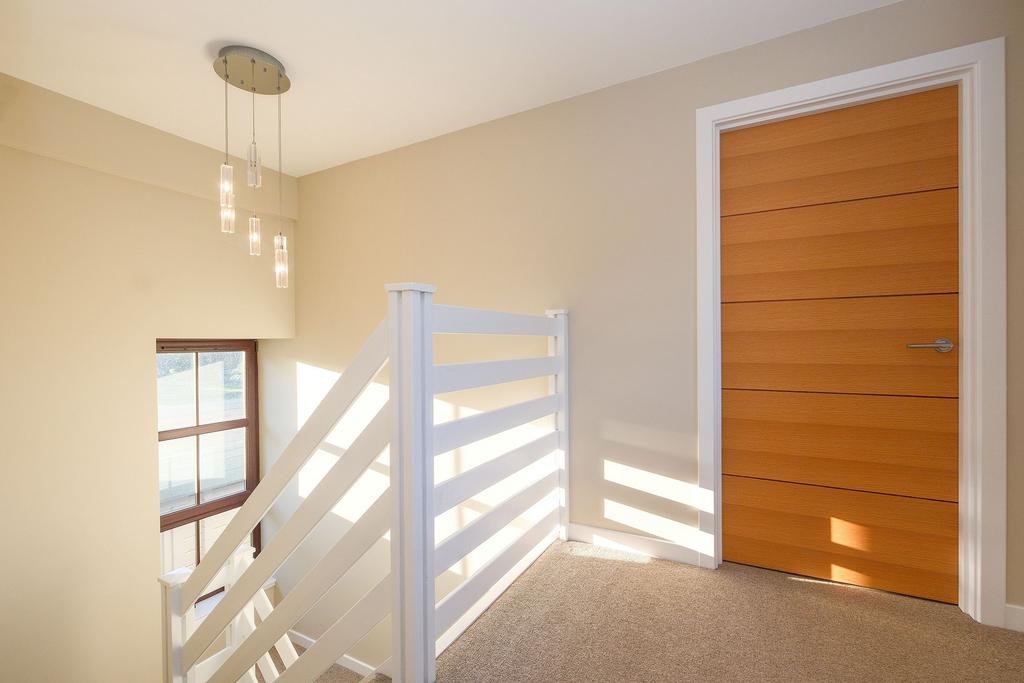Upper hall between bedroom 3 &amp; 4
