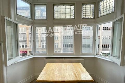 Studio to rent, EC4A