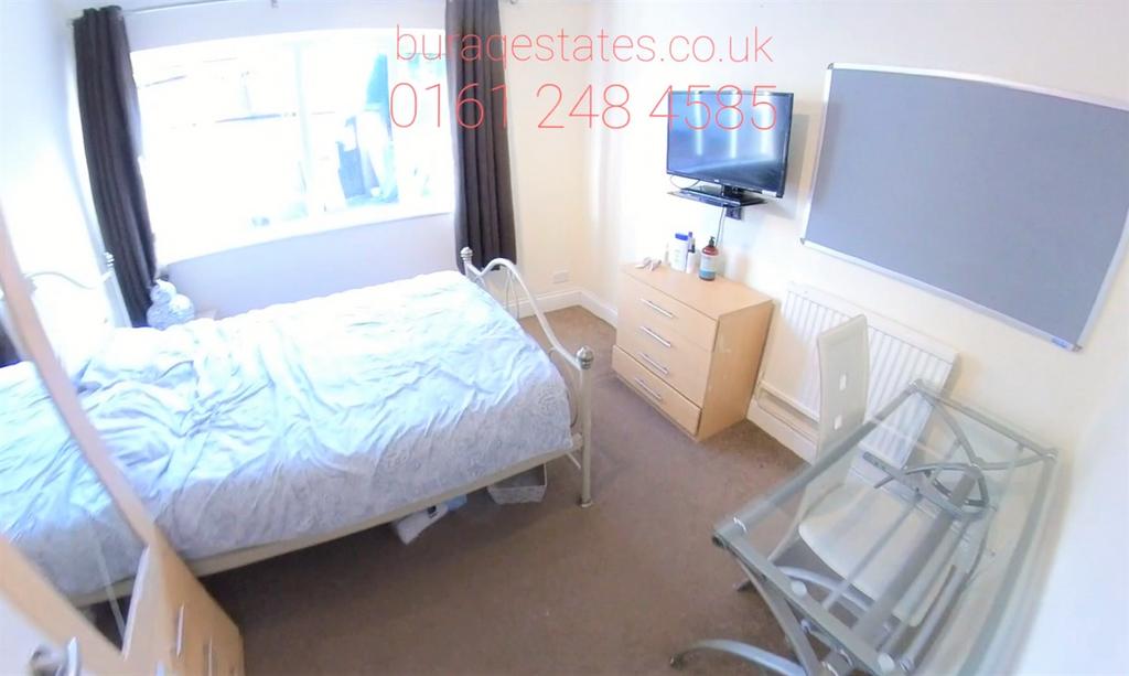 Bright, tidy single bedroom with a large window...