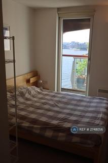 2 bedroom flat to rent, Seacon Tower, London, E14