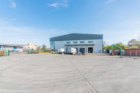 Warehouse to rent, Langford Locks Kidlington OX5 1HT