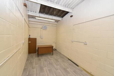 Industrial unit to rent, 18-24 Stanley Ave Wembley HA0 4JB