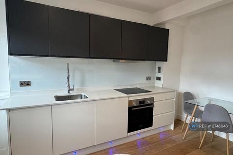 1 bedroom flat to rent, Cloutsham House, London, W1W