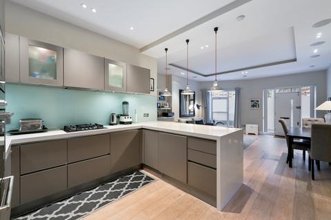 2 bedroom flat to rent, Blythe Road, London W14