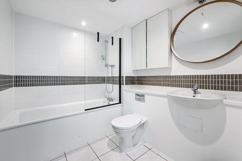 1 bedroom flat to rent, Hardwicks Square, SW18