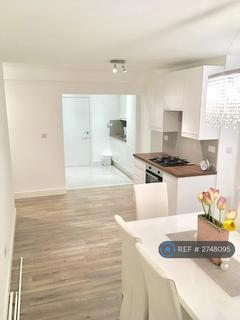 1 bedroom in a house share to rent, London, London, NW2