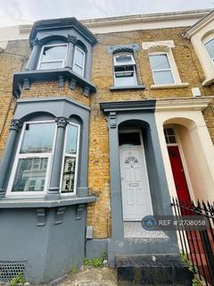1 bedroom in a house share to rent, Mossford Street, London, E3