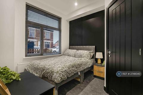 1 bedroom in a house share to rent, Roscoe Street, Stockport, SK3