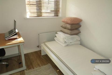 undefined, Lakeview Court, Northampton, NN3