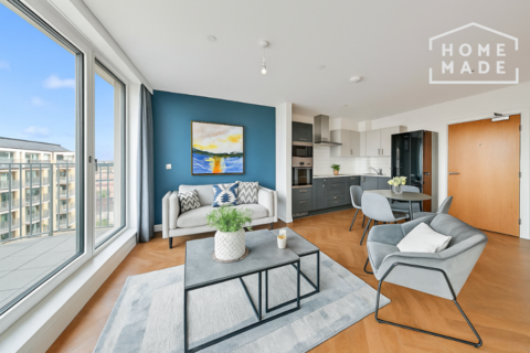 1 bedroom flat to rent, Broadside, M4