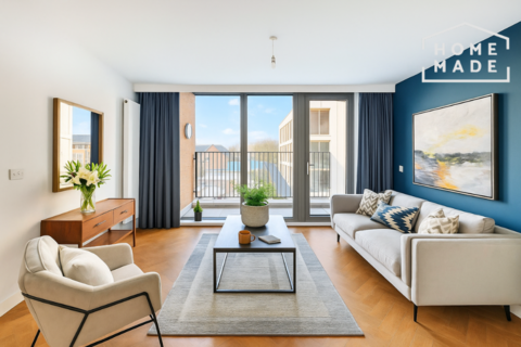 1 bedroom flat to rent, Broadside, M4