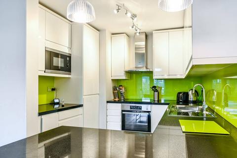2 bedroom flat to rent, Reachview Close, Camden, London, NW1