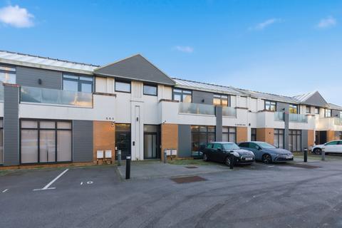 1 bedroom apartment to rent, Elsinore Way, Richmond, TW9