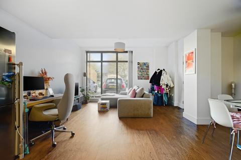 1 bedroom apartment to rent, Elsinore Way, Richmond, TW9