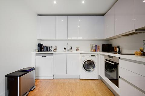 1 bedroom apartment to rent, Elsinore Way, Richmond, TW9