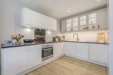 2 bedroom flat to rent, Apple Yard, Anerley, London, SE20