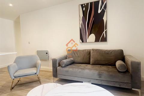 2 bedroom flat to rent, Fifty5ive, 55 Queen Street, Salford M3