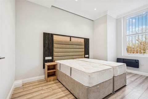 1 bedroom flat to rent, Chiswick High Road, Chiswick