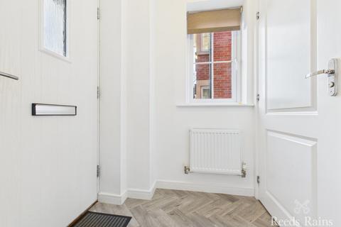 3 bedroom semi-detached house for sale, Oxland Drive, East Yorkshire HU8