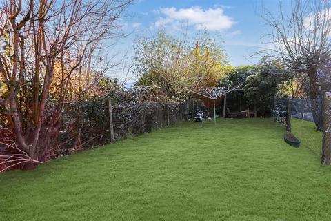 2 bedroom maisonette to rent, Downland Drive, Hove