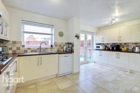 4 bedroom detached house for sale, Challinor, Harlow