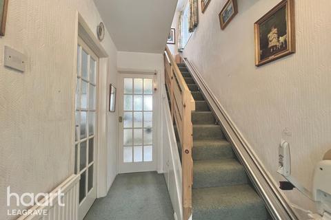 undefined, Cranbrook Drive, Luton