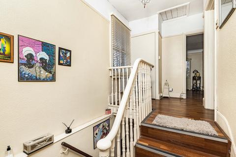 2 bedroom maisonette for sale, Ash Grove, London, SE20