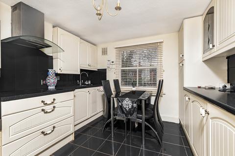 2 bedroom maisonette for sale, Ash Grove, London, SE20