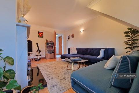 3 bedroom end of terrace house to rent, Wrights Walk, Bursledon, Southampton, SO31