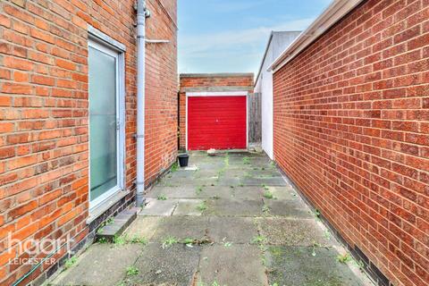 3 bedroom semi-detached house for sale, Crown Hills Avenue, Leicester