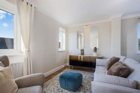 1 bedroom flat for sale, Selhurst Road, London SE25