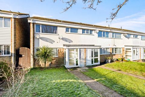 3 bedroom semi-detached house to rent, Lynwood, Folkestone, CT19