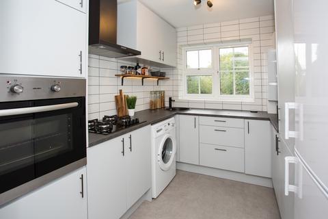 2 bedroom maisonette to rent, Westminster Court, Hertfordshire AL1
