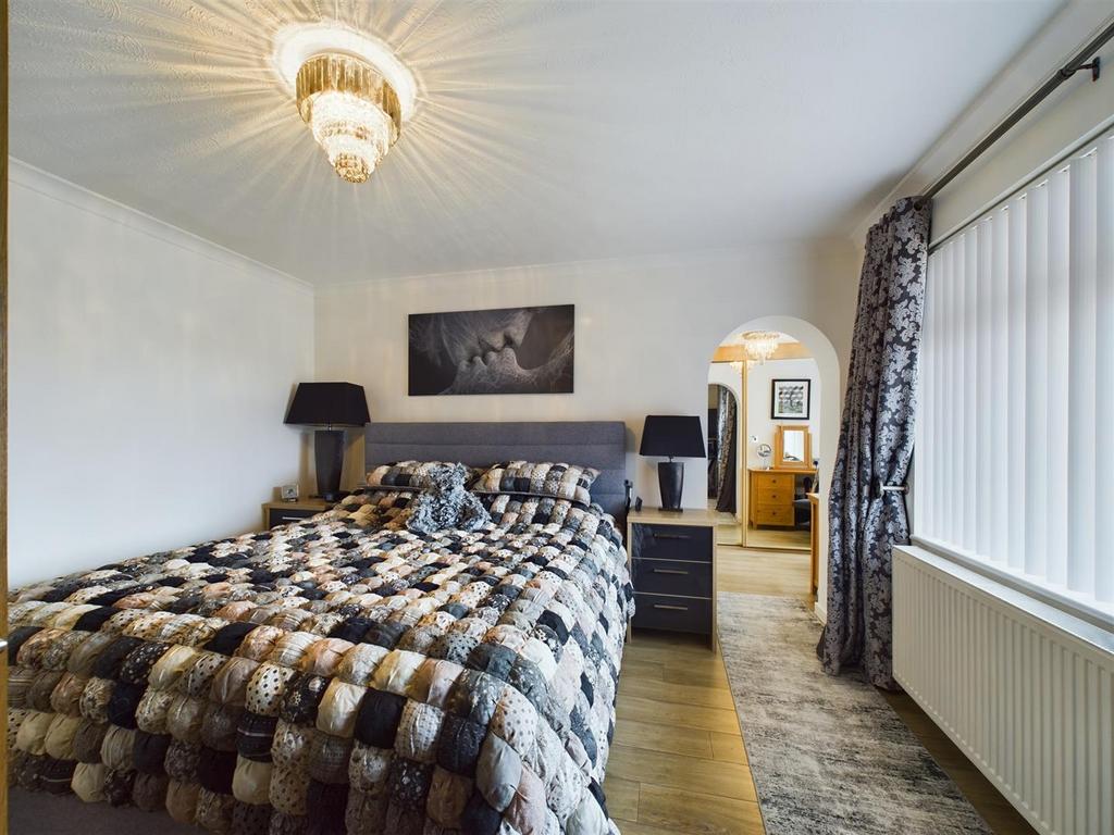 Bedroom: