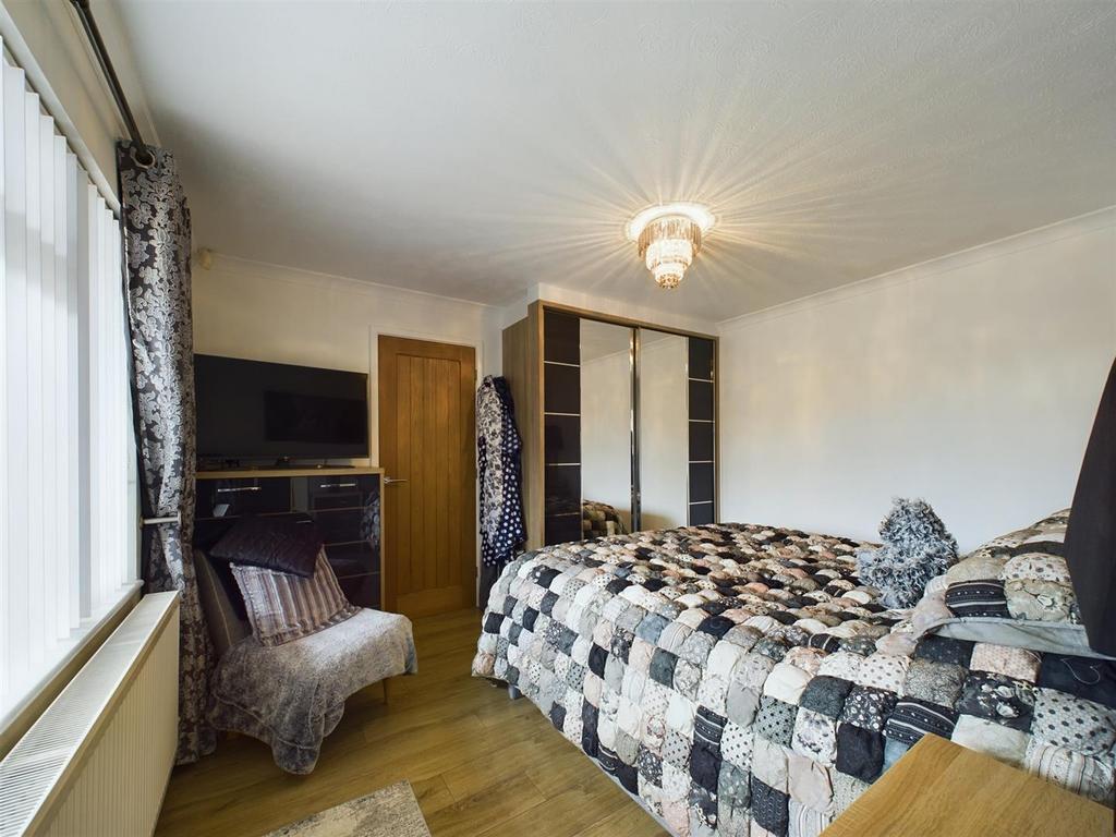 Bedroom: