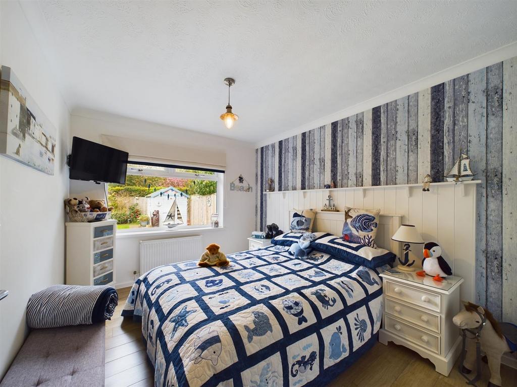 Bedroom: