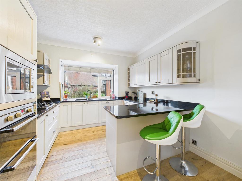 Kitchen: