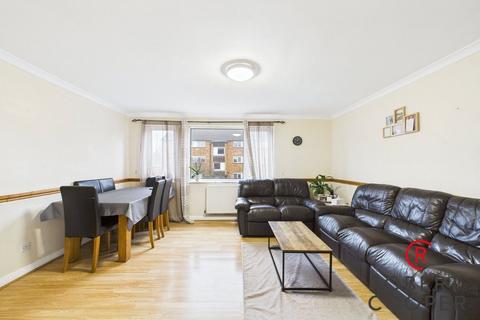 2 bedroom apartment to rent, Rodwell Close, Ruislip, HA4