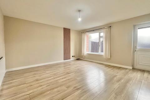 3 bedroom terraced house to rent, Cockayne Close, Sandiacre, NG10