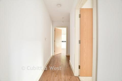 undefined, Canalside, Redhill RH1