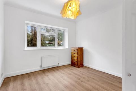 2 bedroom flat to rent, Lyndale Avenue, London, NW2