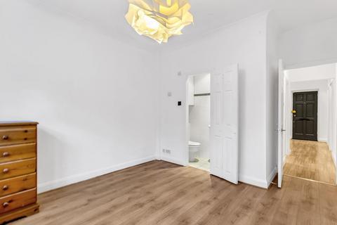 2 bedroom flat to rent, Lyndale Avenue, London, NW2