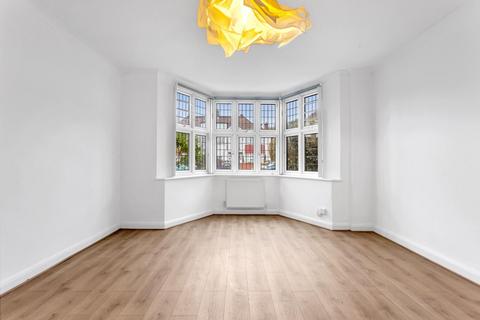 2 bedroom flat to rent, Lyndale Avenue, London, NW2