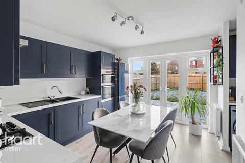 3 bedroom semi-detached house for sale, Foragers Way, Derby