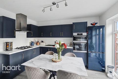 3 bedroom semi-detached house for sale, Foragers Way, Derby